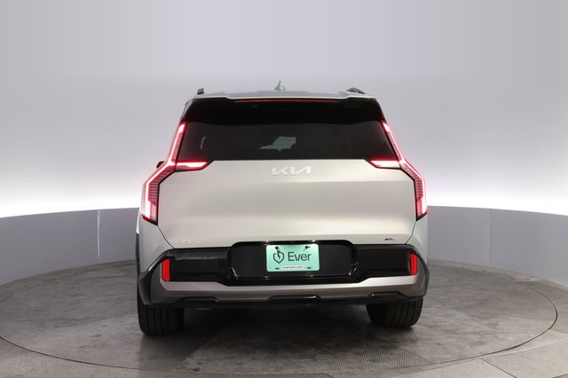 2024 Kia EV9 — photo 12 of 22