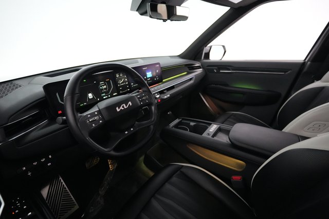 2024 Kia EV9 — photo 18 of 22