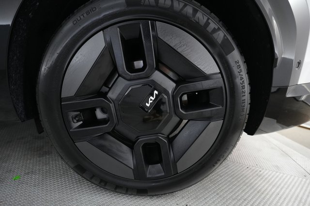 2024 Kia EV9 — photo 16 of 22