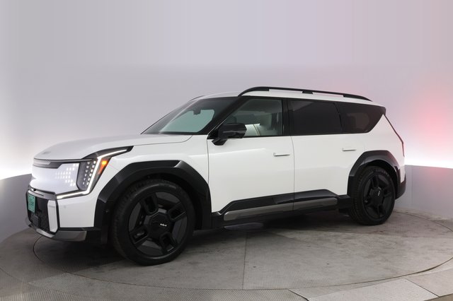 2024 Kia EV9 — photo 14 of 22