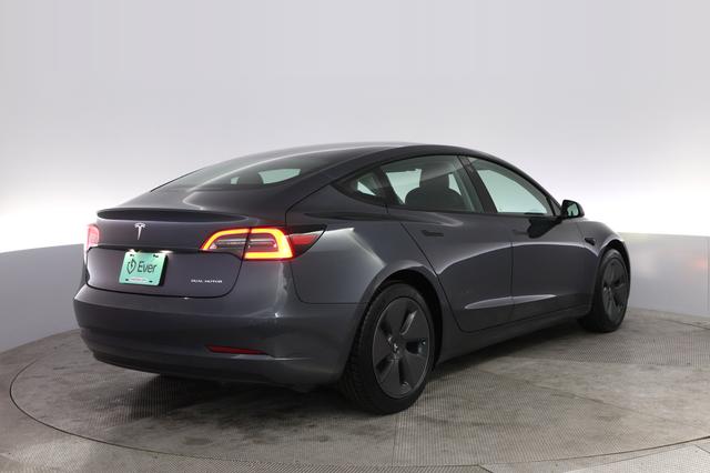 2022 Tesla Model 3 — photo 2 of 21
