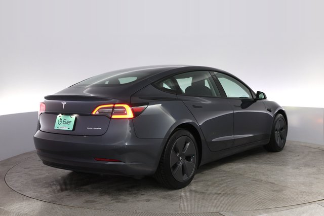 2022 Tesla Model 3 — photo 2 of 21