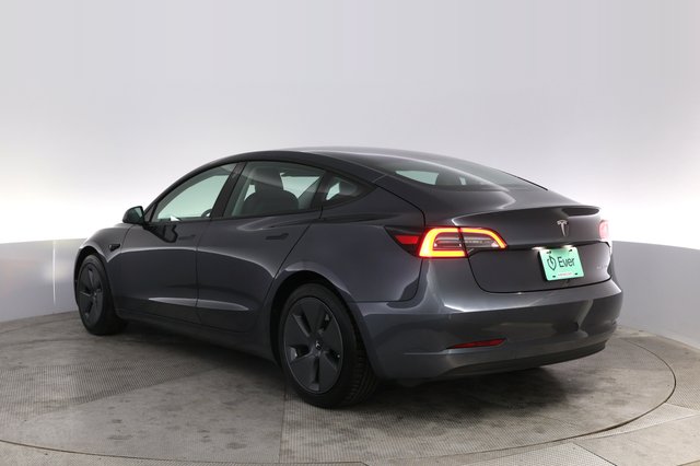 2022 Tesla Model 3 — photo 13 of 21
