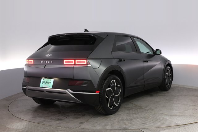 2023 Hyundai IONIQ 5 — photo 2 of 21