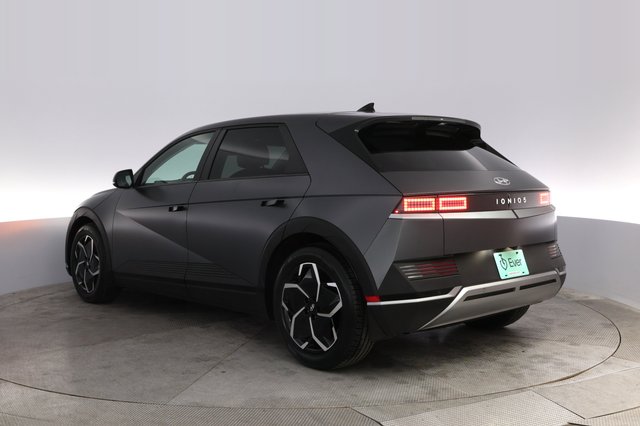 2023 Hyundai IONIQ 5 — photo 13 of 21