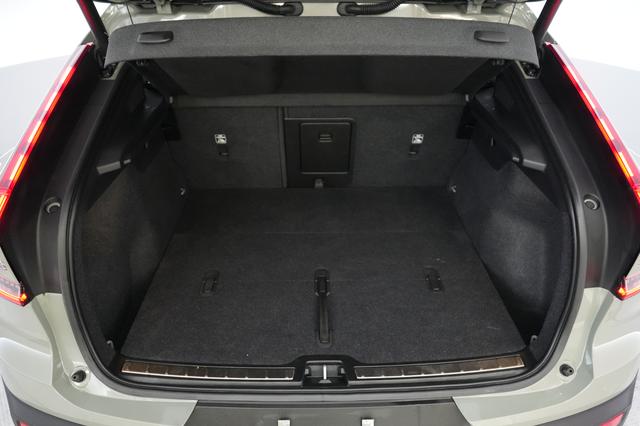 2023 Volvo C40 Recharge — photo 6 of 24