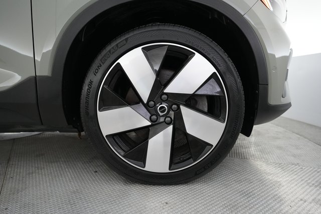 2023 Volvo C40 Recharge — photo 16 of 24