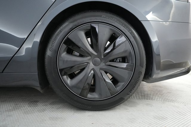 2024 Tesla Model S — photo 7 of 21
