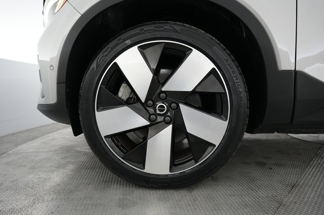 2022 Volvo C40 Recharge — photo 15 of 21