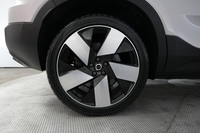 2022 Volvo C40 Recharge — photo 17 of 21