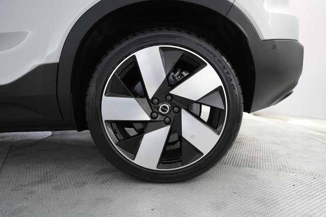 2022 Volvo C40 Recharge — photo 7 of 21