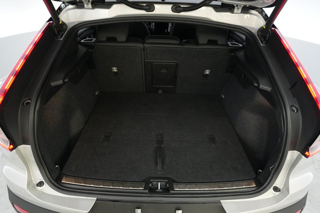 2022 Volvo C40 Recharge — photo 6 of 21