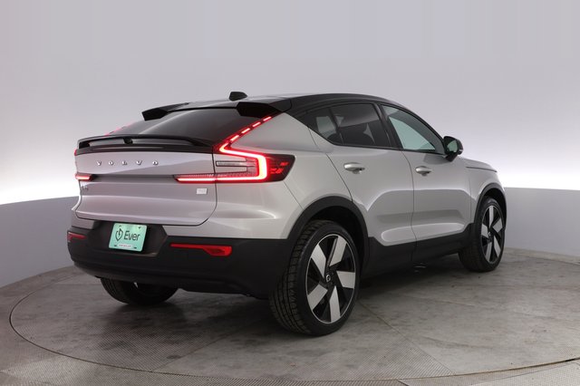 2022 Volvo C40 Recharge — photo 2 of 21