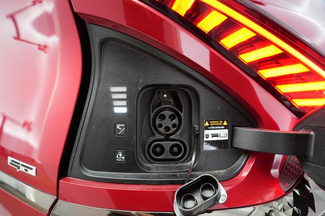 2023 Kia EV6 — photo 8 of 20