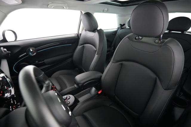 2024 MINI Cooper SE — photo 3 of 18