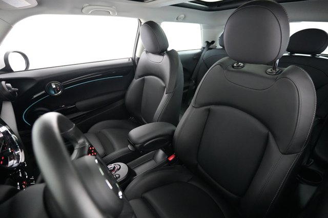 2024 MINI Cooper SE — photo 3 of 18