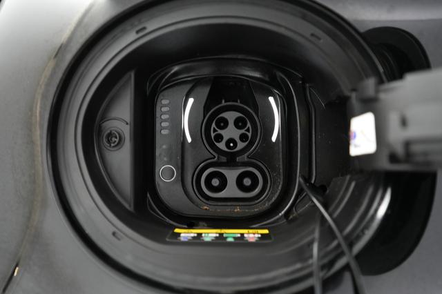 2024 Fiat 500e — photo 8 of 19