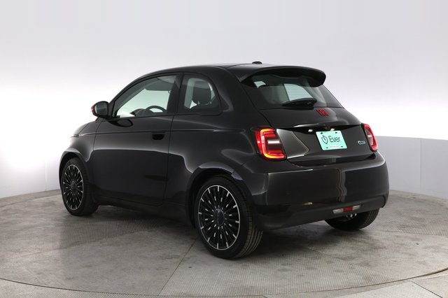 2024 Fiat 500e — photo 13 of 19