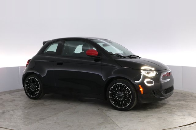 2024 Fiat 500e — photo 11 of 19