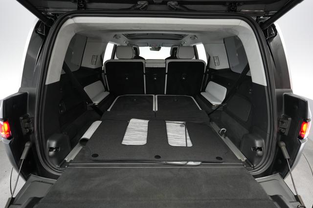2024 Rivian R1S — photo 6 of 25