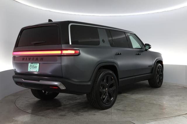 2024 Rivian R1S — photo 2 of 25