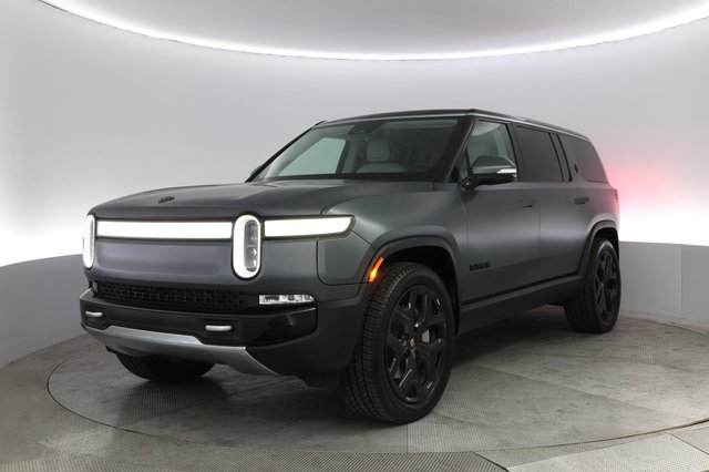 2024 Rivian R1S — VIN 7PDSGCBA5RN030535