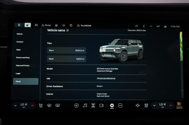2024 Rivian R1S — photo 5 of 25