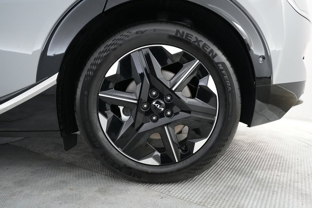 2025 Kia EV6 — photo 7 of 24