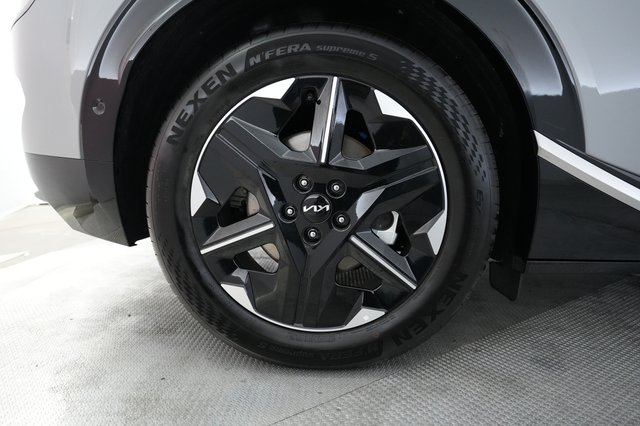 2025 Kia EV6 — photo 17 of 24