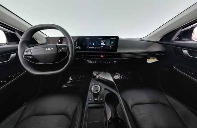 2025 Kia EV6 — photo 21 of 24