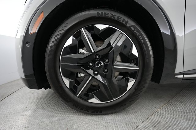 2025 Kia EV6 — photo 15 of 24