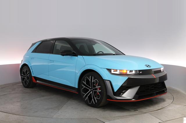 2025 Hyundai IONIQ 5 — photo 10 of 21