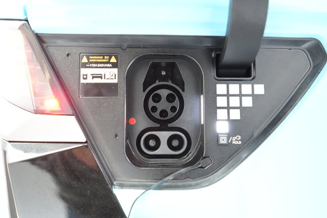 2025 Hyundai IONIQ 5 — photo 8 of 21
