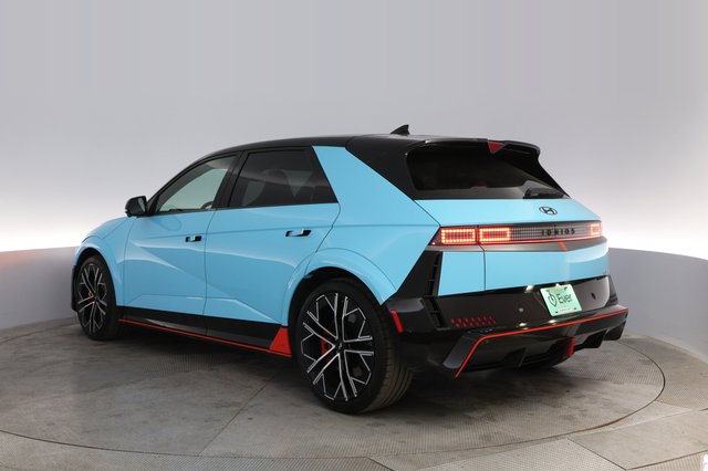 2025 Hyundai IONIQ 5 — photo 13 of 21