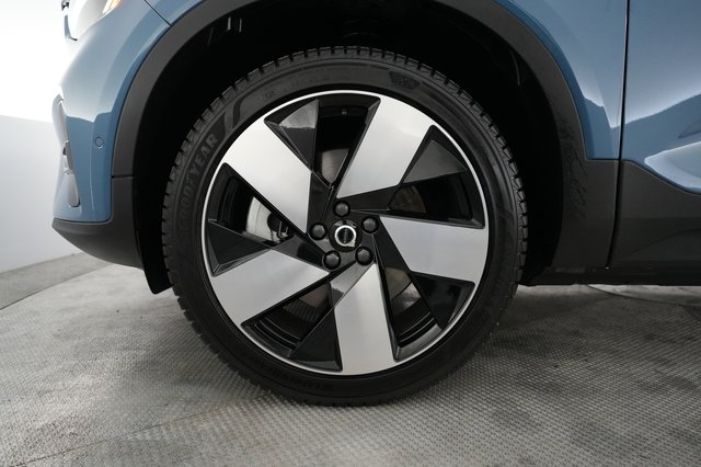 2022 Volvo C40 Recharge — photo 15 of 21