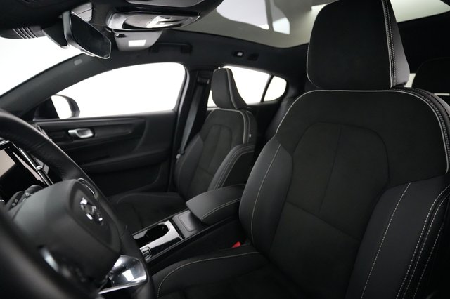 2022 Volvo C40 Recharge — photo 3 of 21