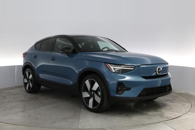 2022 Volvo C40 Recharge — photo 10 of 21