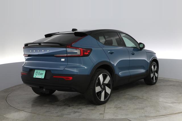 2022 Volvo C40 Recharge — photo 2 of 21