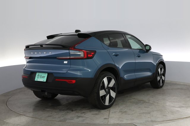 2022 Volvo C40 Recharge — photo 2 of 21