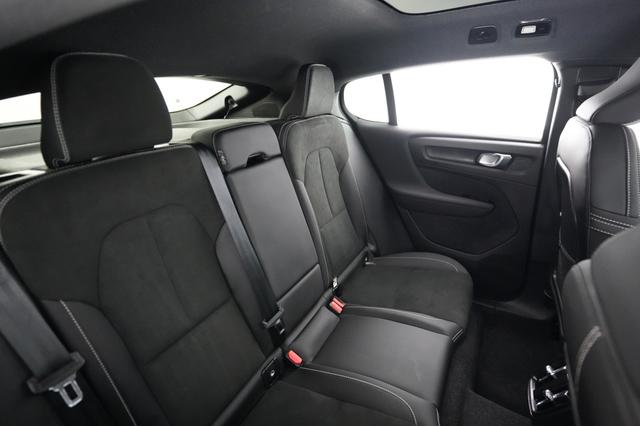 2022 Volvo C40 Recharge — photo 4 of 21