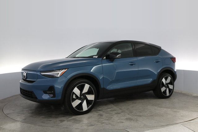 2022 Volvo C40 Recharge — photo 14 of 21