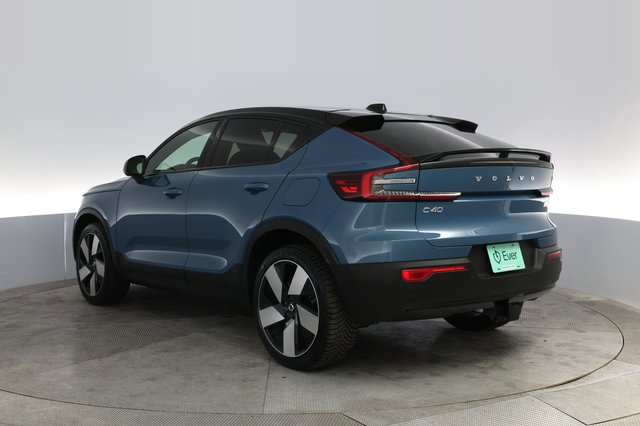 2022 Volvo C40 Recharge — photo 13 of 21