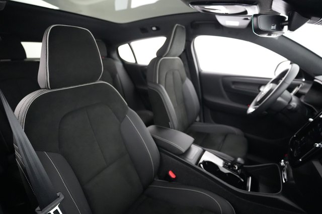 2022 Volvo C40 Recharge — photo 18 of 21