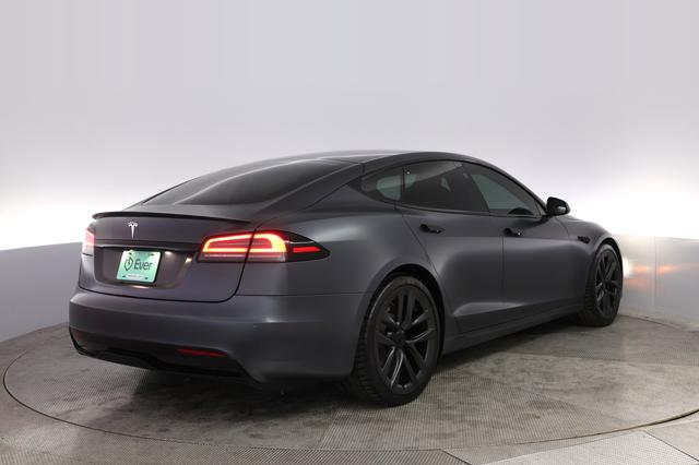2022 Tesla Model S — photo 2 of 20