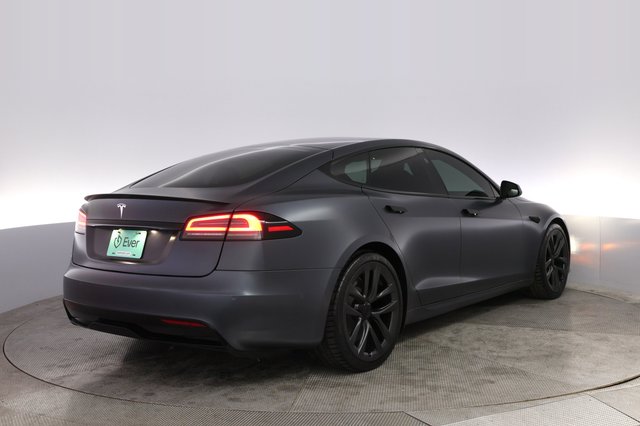 2022 Tesla Model S — photo 2 of 20