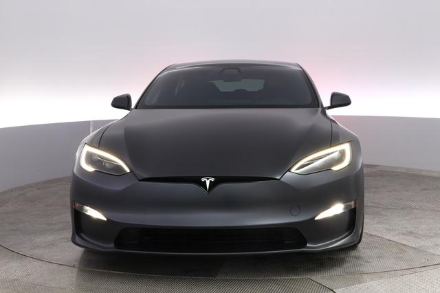 2022 Tesla Model S — photo 9 of 20