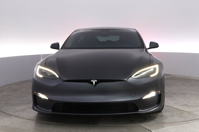 2022 Tesla Model S — photo 9 of 20