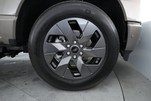 2023 Ford F-150 Lightning — photo 10 of 15