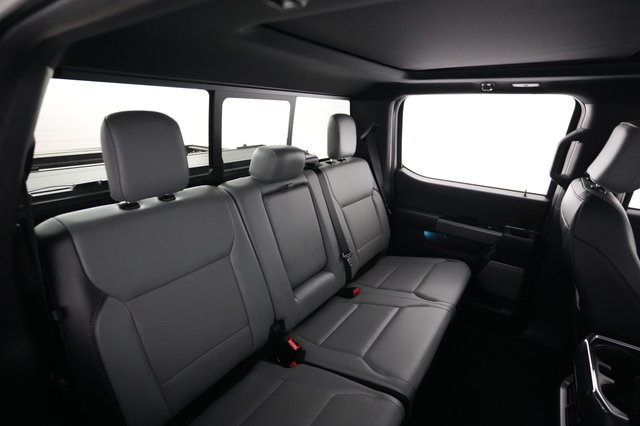2023 Ford F-150 Lightning — photo 4 of 15