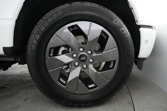 2023 Ford F-150 Lightning — photo 10 of 15